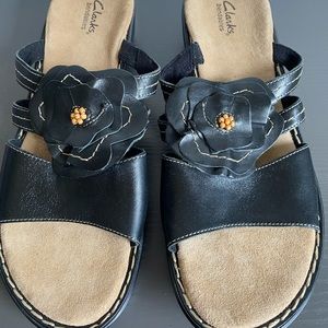 Clarks Black Leather Slide On Sandals SZ 11